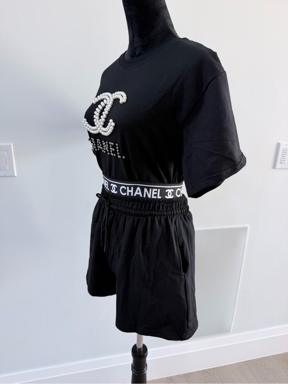 Chanel Black Pearl Logo Women’s Shorts Set size S/M - Picture 7 of 13